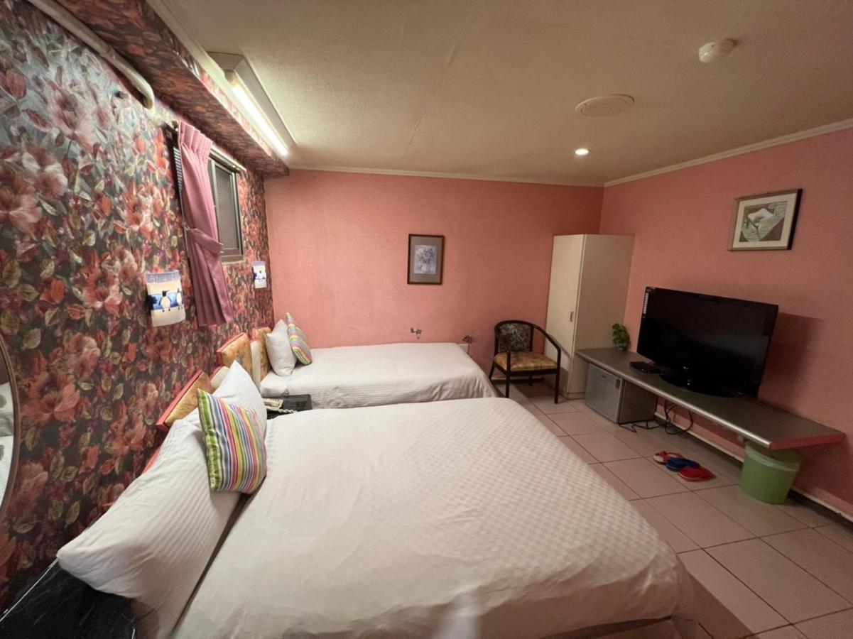 Boston Hotel Csiaji Kültér fotó