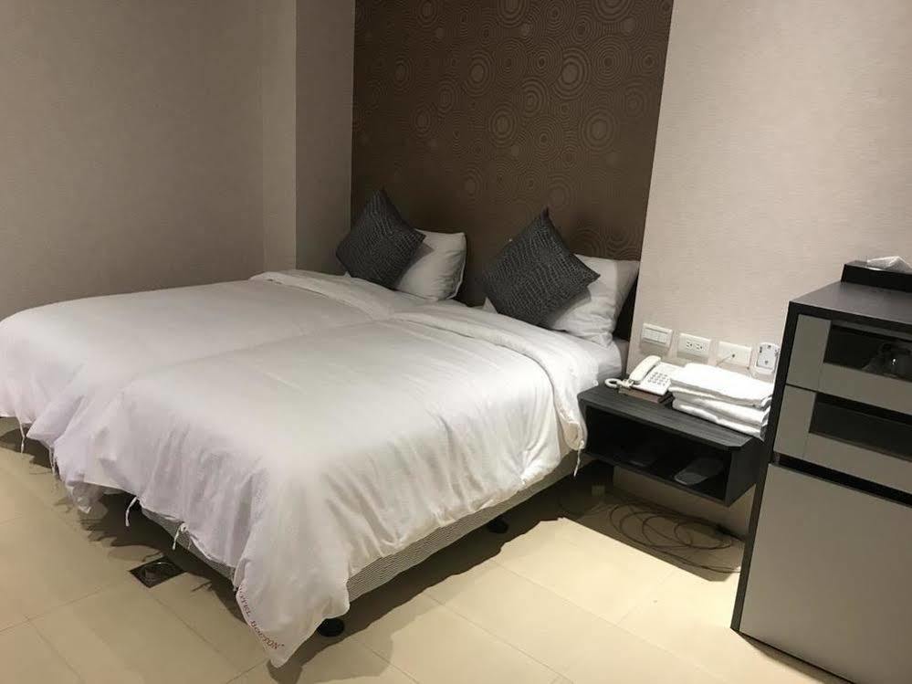 Boston Hotel Csiaji Kültér fotó